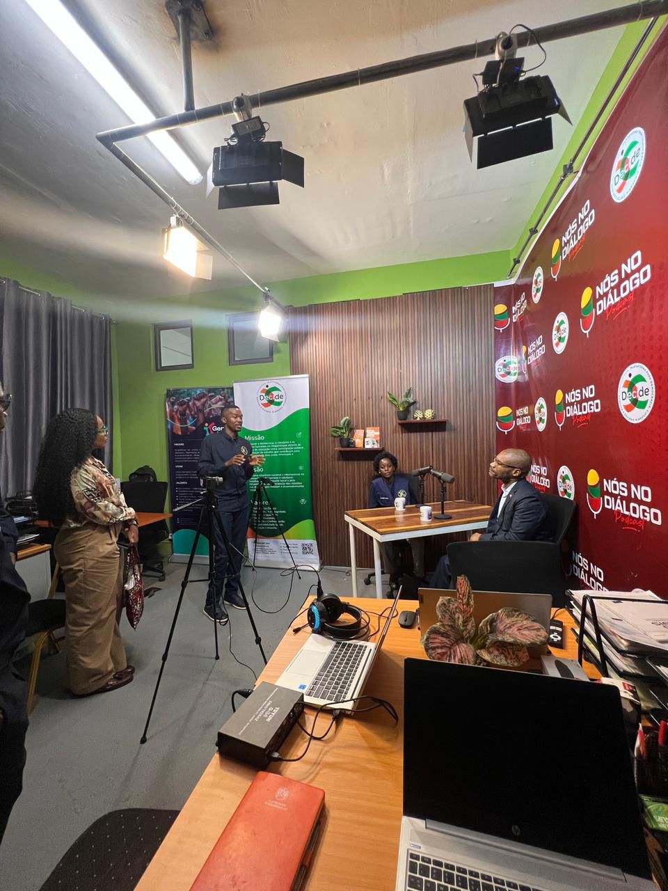 ALTO COMISSÁRIO DO CANADÁ VISITA A DECIDE